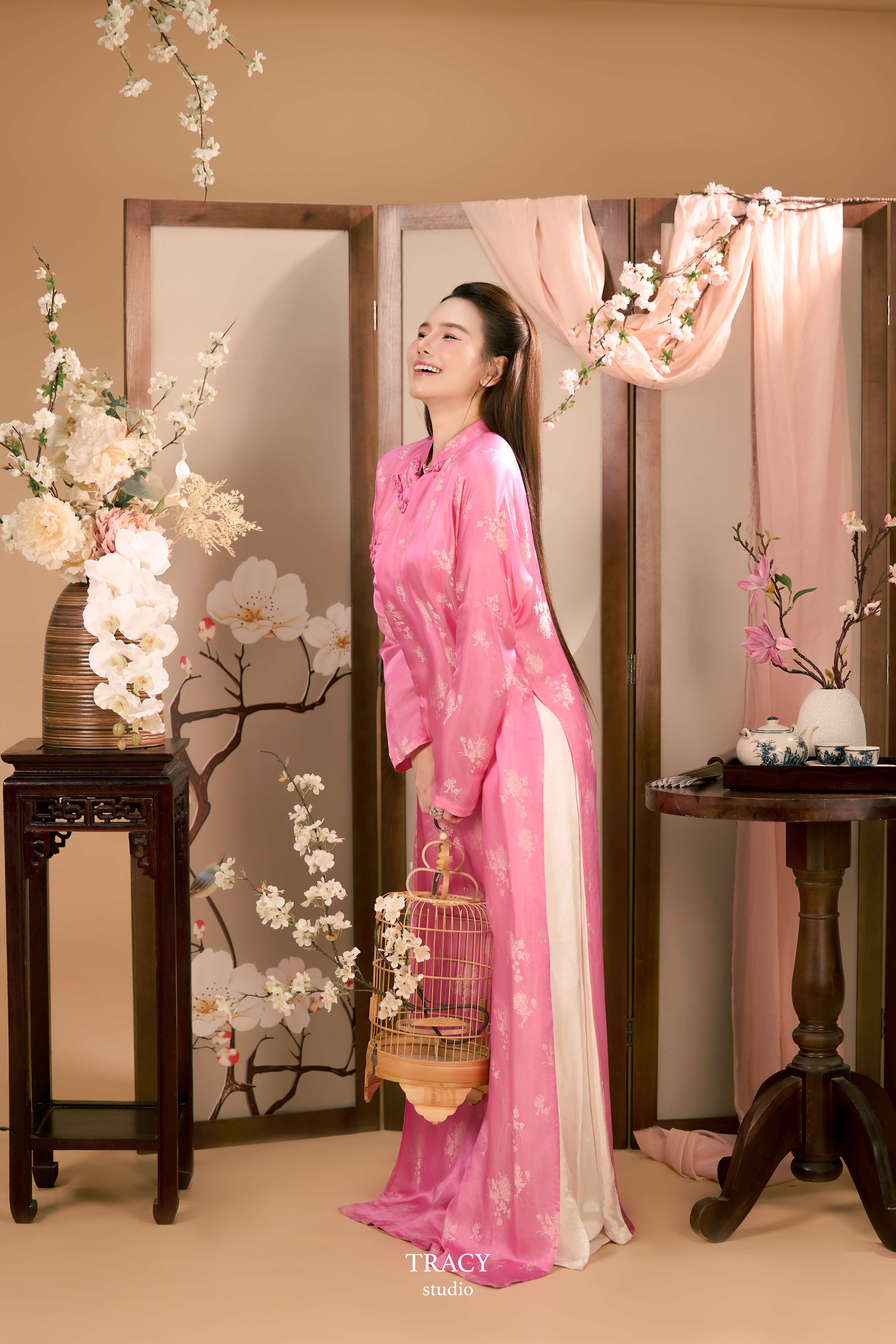 frontend/img/gallery/anh-gia-dinh/tracy-studio-chup-ao-dai-me-con (1).jpg